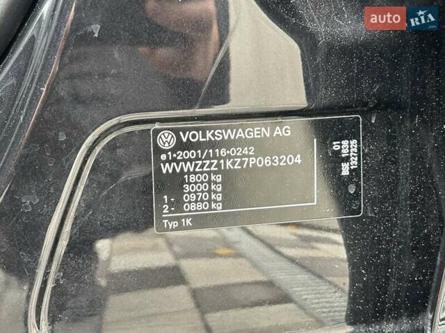 Черный Фольксваген Гольф, объемом двигателя 1.6 л и пробегом 196 тыс. км за 6200 $, фото 23 на Automoto.ua