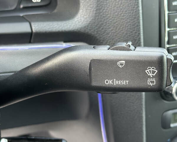 Черный Фольксваген Гольф, объемом двигателя 1.6 л и пробегом 232 тыс. км за 5750 $, фото 19 на Automoto.ua