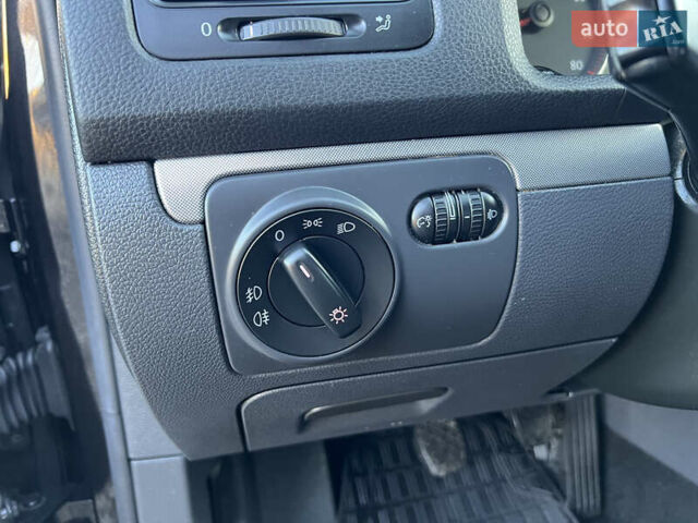 Чорний Фольксваген Гольф, об'ємом двигуна 1.4 л та пробігом 182 тис. км за 5850 $, фото 16 на Automoto.ua