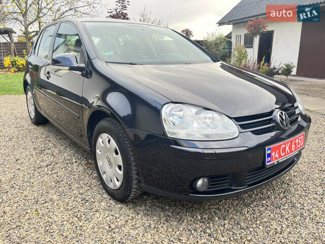 Черный Фольксваген Гольф, объемом двигателя 1.6 л и пробегом 253 тыс. км за 6250 $, фото 5 на Automoto.ua