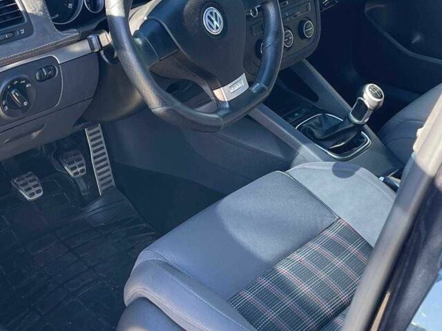 Черный Фольксваген Гольф, объемом двигателя 2 л и пробегом 228 тыс. км за 5600 $, фото 12 на Automoto.ua