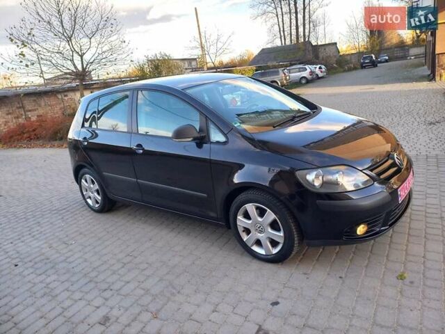 Черный Фольксваген Гольф, объемом двигателя 1.6 л и пробегом 200 тыс. км за 5650 $, фото 9 на Automoto.ua