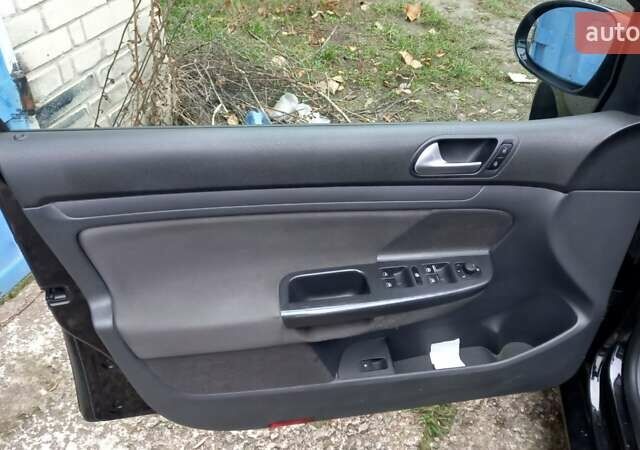 Черный Фольксваген Гольф, объемом двигателя 1.6 л и пробегом 246 тыс. км за 5099 $, фото 26 на Automoto.ua