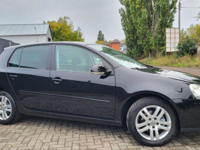 Черный Фольксваген Гольф, объемом двигателя 1.6 л и пробегом 237 тыс. км за 6350 $, фото 2 на Automoto.ua