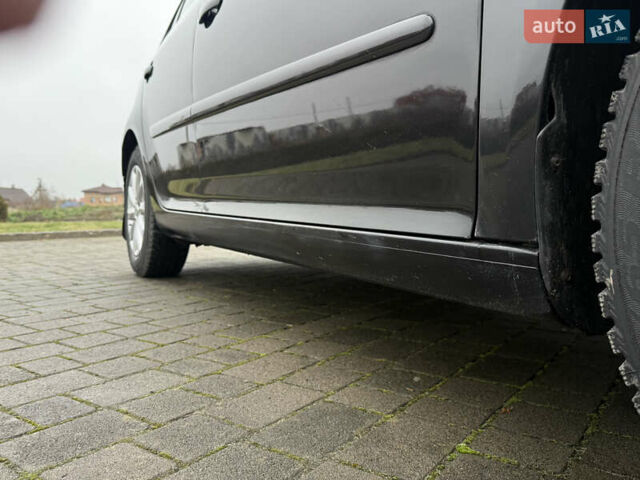 Черный Фольксваген Гольф, объемом двигателя 1.6 л и пробегом 173 тыс. км за 7000 $, фото 20 на Automoto.ua