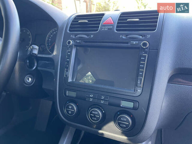 Черный Фольксваген Гольф, объемом двигателя 1.4 л и пробегом 217 тыс. км за 7750 $, фото 28 на Automoto.ua