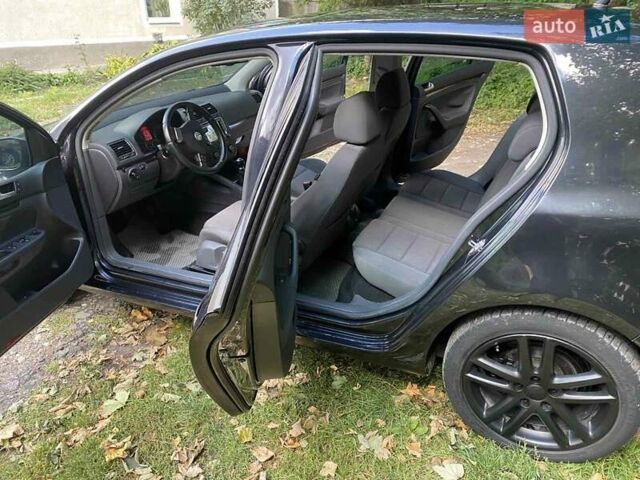 Чорний Фольксваген Гольф, об'ємом двигуна 1.6 л та пробігом 211 тис. км за 6250 $, фото 6 на Automoto.ua