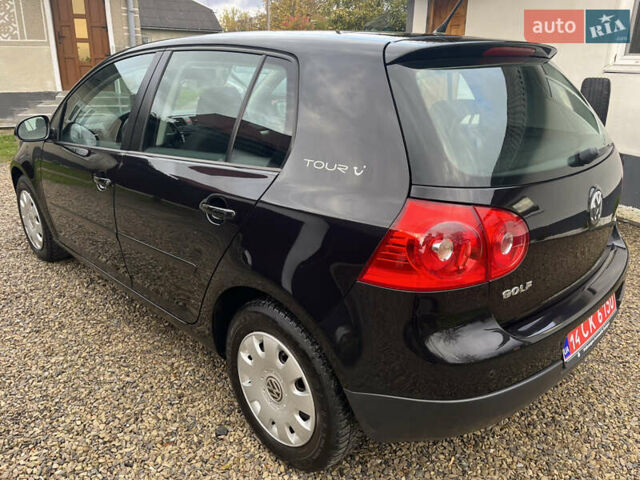 Черный Фольксваген Гольф, объемом двигателя 1.6 л и пробегом 253 тыс. км за 6250 $, фото 26 на Automoto.ua