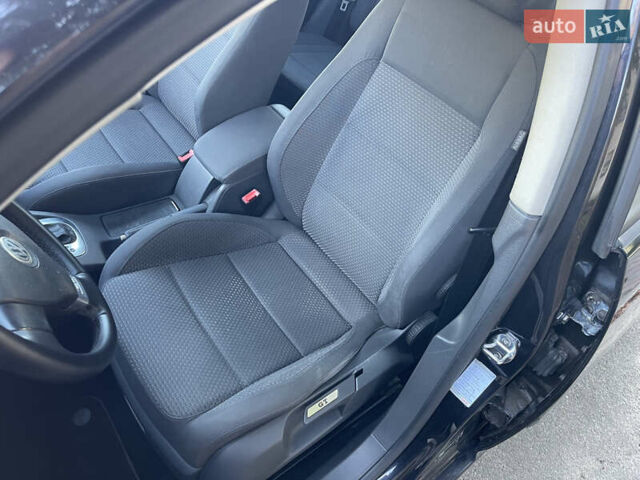 Черный Фольксваген Гольф, объемом двигателя 1.4 л и пробегом 217 тыс. км за 7750 $, фото 37 на Automoto.ua