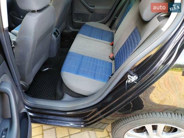 Черный Фольксваген Гольф, объемом двигателя 0 л и пробегом 206 тыс. км за 6400 $, фото 24 на Automoto.ua