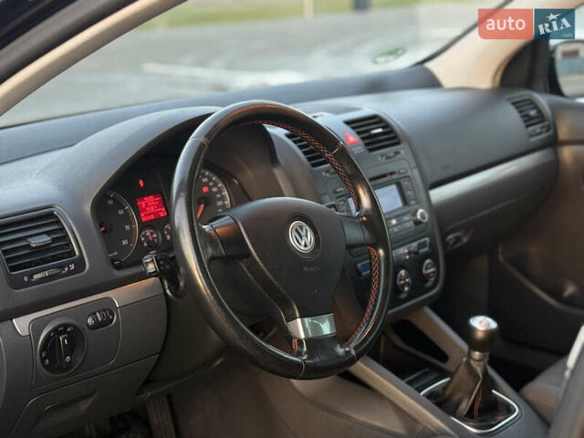 Чорний Фольксваген Гольф, об'ємом двигуна 1.6 л та пробігом 169 тис. км за 5999 $, фото 56 на Automoto.ua
