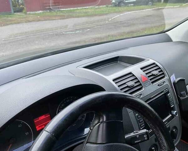 Фольксваген Гольф 2007 в Золотоноше на Automoto.ua Черный Фольксваген Гольф, объемом двигателя 1.9 л и пробегом 310 тыс. км за 6000 $, фото 11 на Automoto.ua