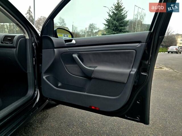 Чорний Фольксваген Гольф, об'ємом двигуна 1.6 л та пробігом 230 тис. км за 6450 $, фото 60 на Automoto.ua