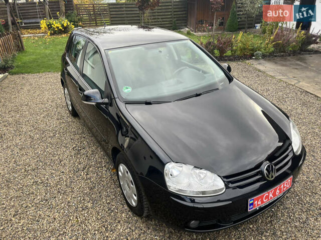 Черный Фольксваген Гольф, объемом двигателя 1.6 л и пробегом 253 тыс. км за 6250 $, фото 23 на Automoto.ua