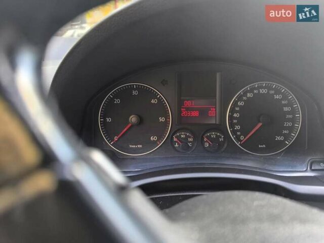 Фольксваген Гольф 2007 в Краматорске на Automoto.ua Черный Фольксваген Гольф, объемом двигателя 1.9 л и пробегом 200 тыс. км за 6350 $, фото 4 на Automoto.ua