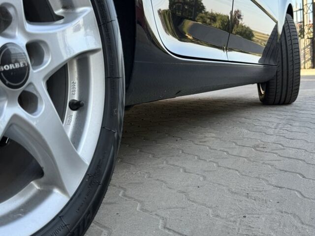 Черный Фольксваген Гольф, объемом двигателя 1.6 л и пробегом 260 тыс. км за 6100 $, фото 9 на Automoto.ua