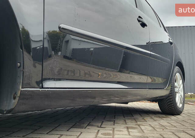 Черный Фольксваген Гольф, объемом двигателя 1.6 л и пробегом 237 тыс. км за 6500 $, фото 18 на Automoto.ua