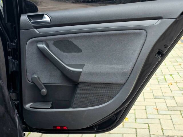 Чорний Фольксваген Гольф, об'ємом двигуна 1.9 л та пробігом 203 тис. км за 4800 $, фото 13 на Automoto.ua