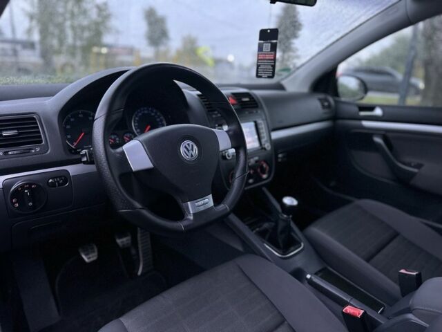 Чорний Фольксваген Гольф, об'ємом двигуна 1.6 л та пробігом 214 тис. км за 6000 $, фото 5 на Automoto.ua