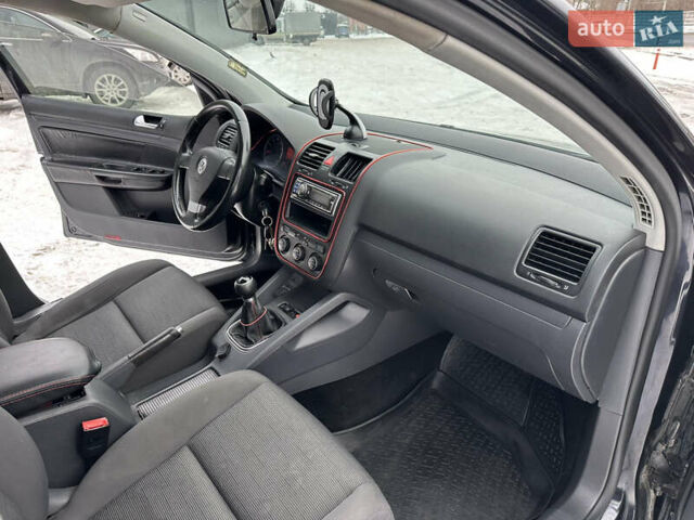 Черный Фольксваген Гольф, объемом двигателя 1.6 л и пробегом 329 тыс. км за 4450 $, фото 15 на Automoto.ua