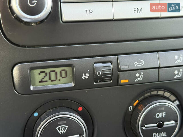 Черный Фольксваген Гольф, объемом двигателя 1.6 л и пробегом 182 тыс. км за 6350 $, фото 77 на Automoto.ua