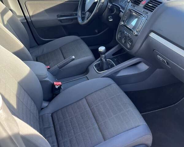 Черный Фольксваген Гольф, объемом двигателя 1.6 л и пробегом 195 тыс. км за 6000 $, фото 10 на Automoto.ua