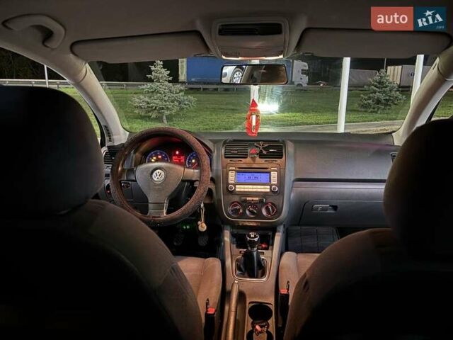 Черный Фольксваген Гольф, объемом двигателя 1.39 л и пробегом 193 тыс. км за 4700 $, фото 24 на Automoto.ua