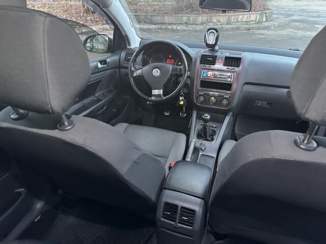 Черный Фольксваген Гольф, объемом двигателя 1.6 л и пробегом 329 тыс. км за 4300 $, фото 10 на Automoto.ua