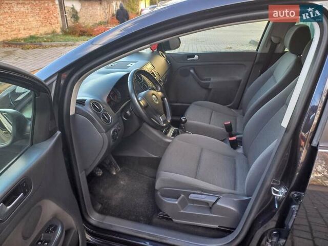 Черный Фольксваген Гольф, объемом двигателя 1.6 л и пробегом 200 тыс. км за 5650 $, фото 24 на Automoto.ua