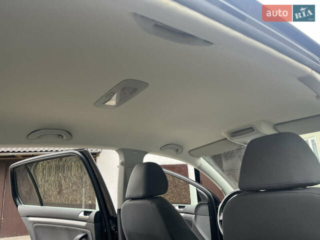 Черный Фольксваген Гольф, объемом двигателя 1.6 л и пробегом 253 тыс. км за 6250 $, фото 86 на Automoto.ua