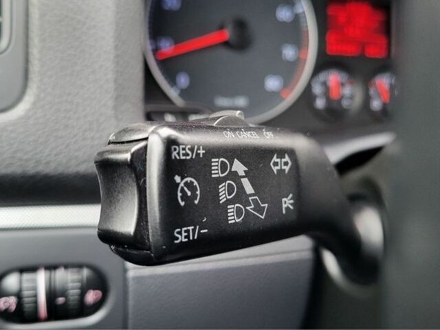 Черный Фольксваген Гольф, объемом двигателя 1.6 л и пробегом 237 тыс. км за 6350 $, фото 15 на Automoto.ua