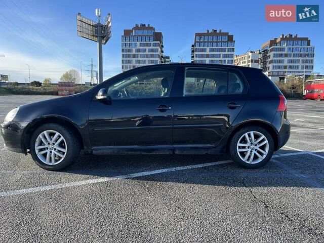 Черный Фольксваген Гольф, объемом двигателя 1.6 л и пробегом 195 тыс. км за 6000 $, фото 4 на Automoto.ua