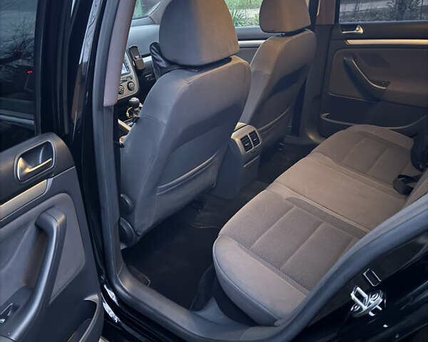 Черный Фольксваген Гольф, объемом двигателя 1.97 л и пробегом 298 тыс. км за 6200 $, фото 13 на Automoto.ua