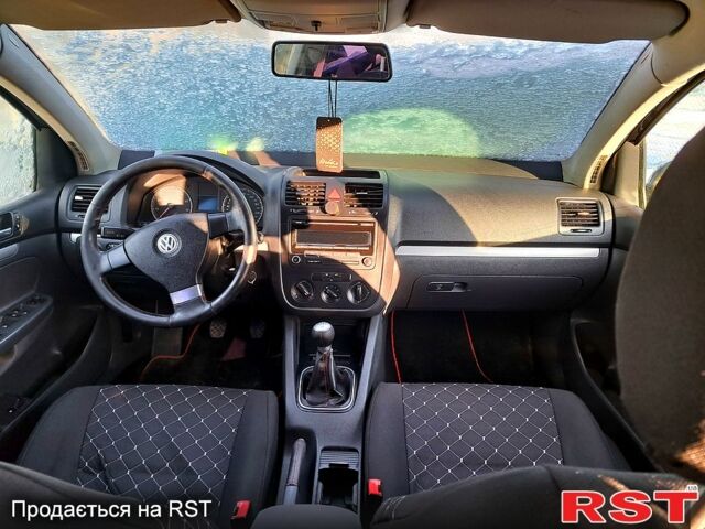 Черный Фольксваген Гольф, объемом двигателя 1.6 л и пробегом 250 тыс. км за 5299 $, фото 3 на Automoto.ua