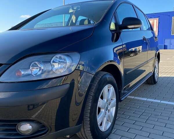 Черный Фольксваген Гольф, объемом двигателя 1.6 л и пробегом 141 тыс. км за 6600 $, фото 15 на Automoto.ua