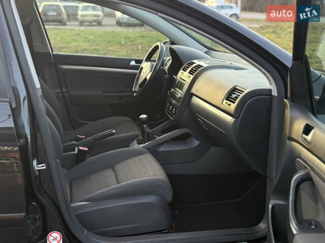 Чорний Фольксваген Гольф, об'ємом двигуна 1.6 л та пробігом 169 тис. км за 5999 $, фото 65 на Automoto.ua