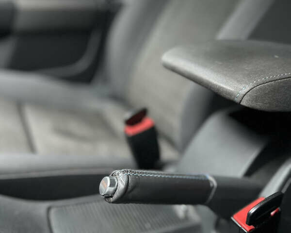 Чорний Фольксваген Гольф, об'ємом двигуна 1.6 л та пробігом 270 тис. км за 6800 $, фото 31 на Automoto.ua