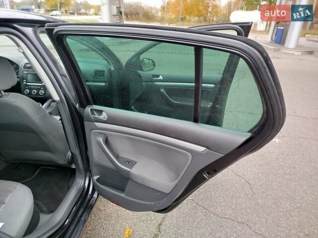 Черный Фольксваген Гольф, объемом двигателя 1.6 л и пробегом 205 тыс. км за 6200 $, фото 11 на Automoto.ua