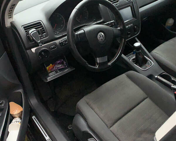 Черный Фольксваген Гольф, объемом двигателя 1.6 л и пробегом 231 тыс. км за 6200 $, фото 6 на Automoto.ua