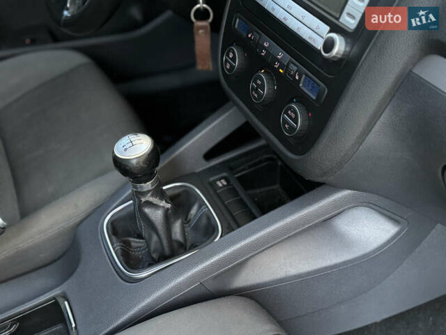 Чорний Фольксваген Гольф, об'ємом двигуна 1.39 л та пробігом 239 тис. км за 5950 $, фото 17 на Automoto.ua
