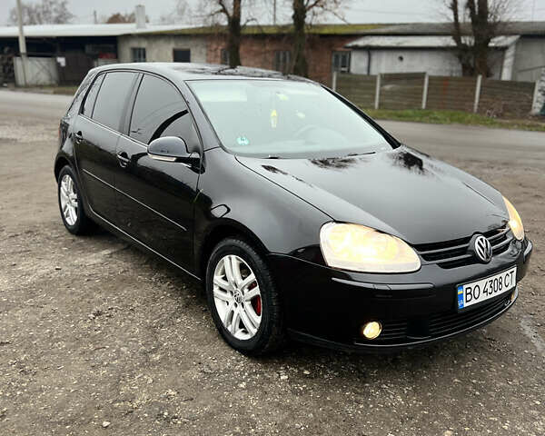 Черный Фольксваген Гольф, объемом двигателя 1.6 л и пробегом 245 тыс. км за 5700 $, фото 7 на Automoto.ua