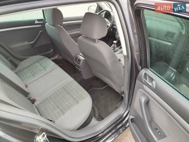 Черный Фольксваген Гольф, объемом двигателя 1.6 л и пробегом 205 тыс. км за 6200 $, фото 8 на Automoto.ua