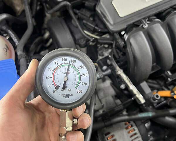 Черный Фольксваген Гольф, объемом двигателя 1.6 л и пробегом 245 тыс. км за 5700 $, фото 39 на Automoto.ua