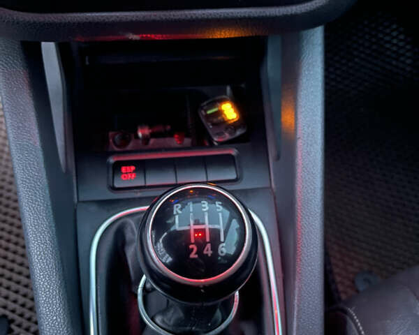 Черный Фольксваген Гольф, объемом двигателя 1.39 л и пробегом 183 тыс. км за 5450 $, фото 14 на Automoto.ua