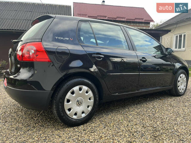 Черный Фольксваген Гольф, объемом двигателя 1.6 л и пробегом 253 тыс. км за 6250 $, фото 10 на Automoto.ua
