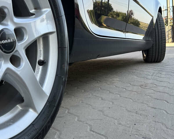 Черный Фольксваген Гольф, объемом двигателя 1.6 л и пробегом 260 тыс. км за 6100 $, фото 21 на Automoto.ua