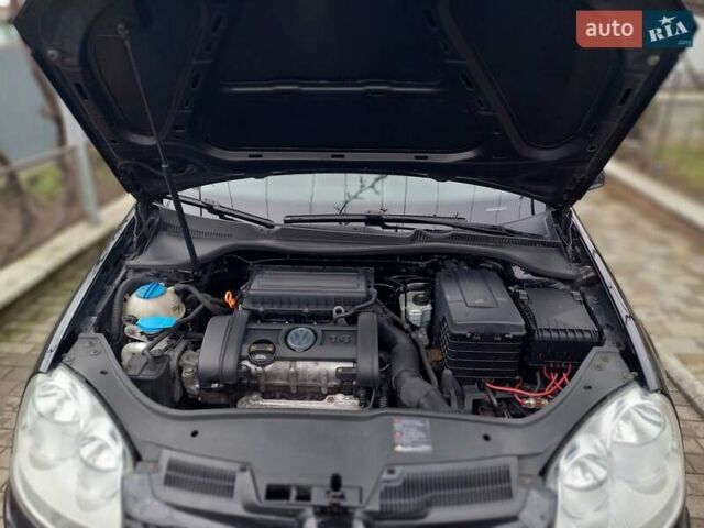Черный Фольксваген Гольф, объемом двигателя 1.4 л и пробегом 207 тыс. км за 5700 $, фото 13 на Automoto.ua