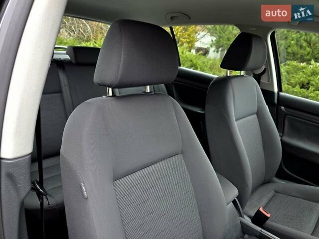 Чорний Фольксваген Гольф, об'ємом двигуна 1.6 л та пробігом 230 тис. км за 6450 $, фото 65 на Automoto.ua