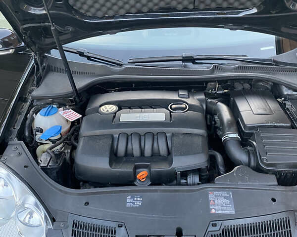 Черный Фольксваген Гольф, объемом двигателя 1.6 л и пробегом 185 тыс. км за 6600 $, фото 15 на Automoto.ua