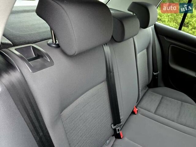 Чорний Фольксваген Гольф, об'ємом двигуна 1.6 л та пробігом 230 тис. км за 6450 $, фото 92 на Automoto.ua